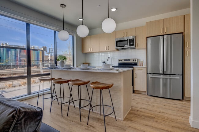 Building Photo - 330 Belhaven
