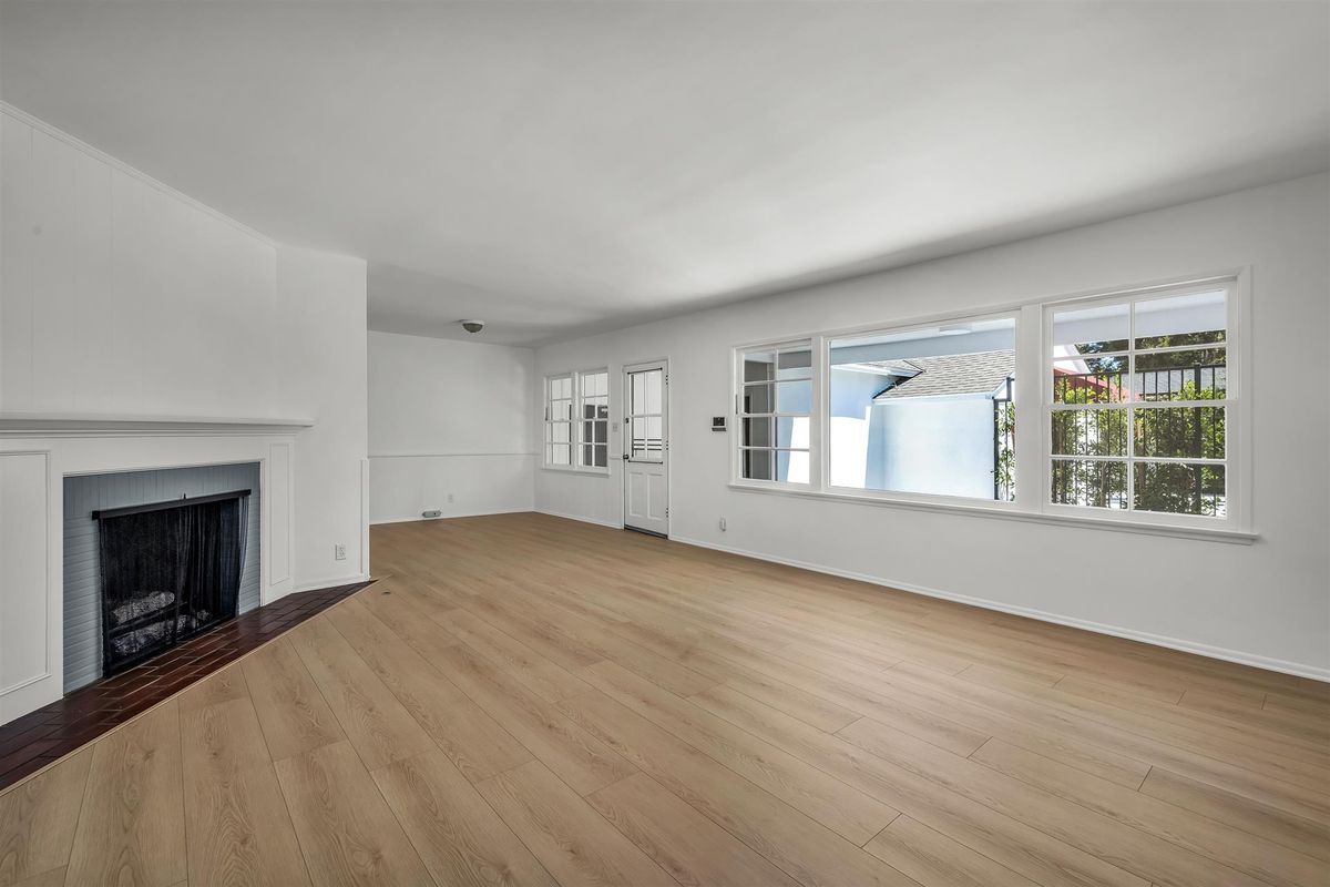 Building Photo - 315 26th St