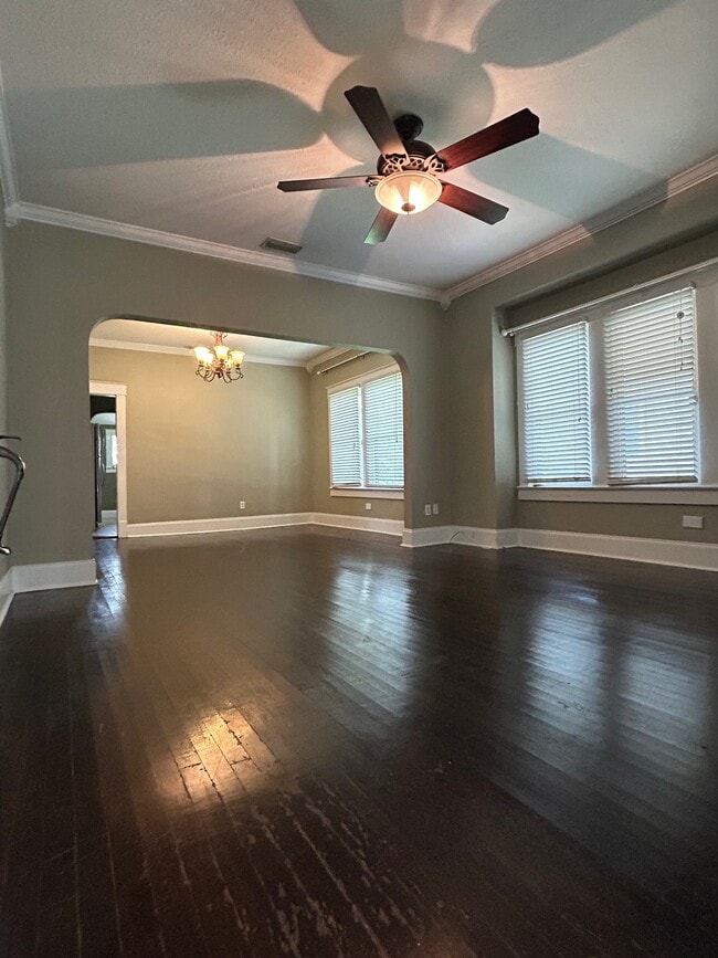 Living Room / dining room unfurnished - 419 E Belmar St
