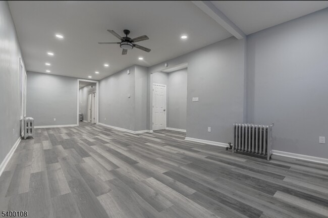 Building Photo - 89 Sheridan St