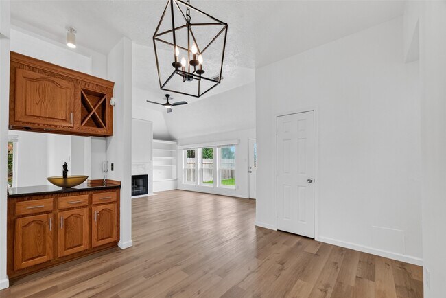 Foto del edificio - 7403 Oak Walk Dr