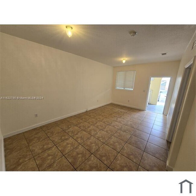 Foto del edificio - 1656 SE 29th Ct