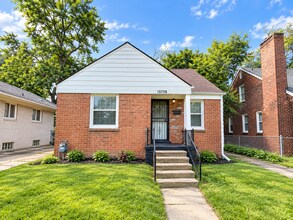 Building Photo - 15758 Fielding St