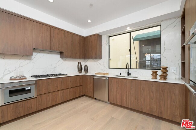 Building Photo - 4326 Serene Pl