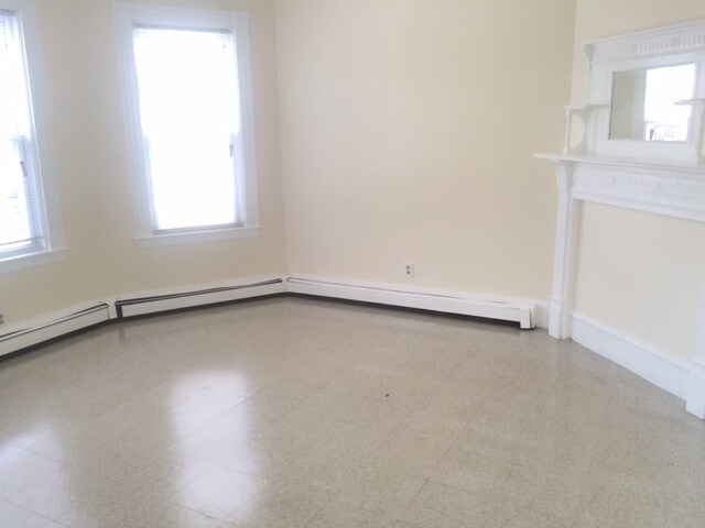 Foto principal - 10 Buckley Ave