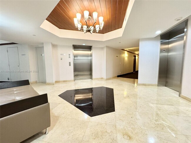 Foto del edificio - 3300 NE 191st St