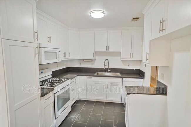 Foto del edificio - 25649 Almendra Dr