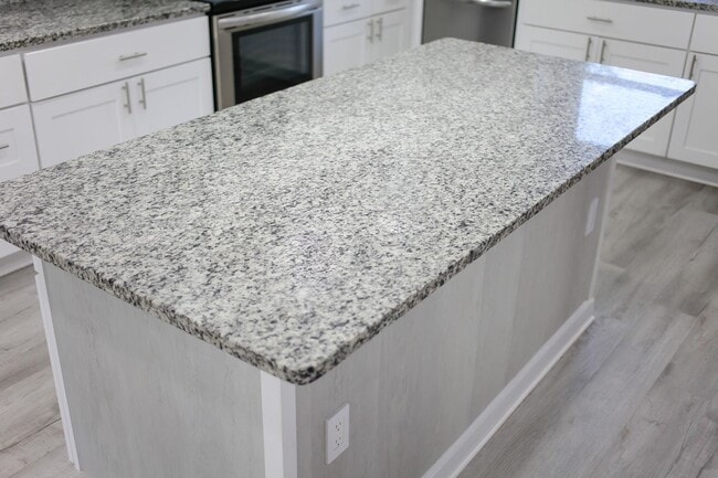 Building Photo - "Beautifully Updated Townhome – Ready for ...