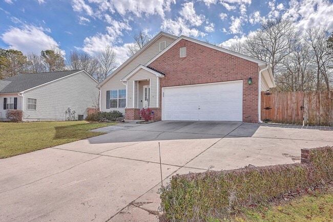 Foto del edificio - Spacious Living in Goose Creek
