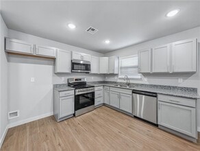 Building Photo - 6607 NW Altus St