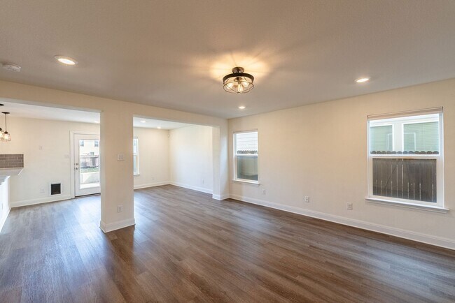 Foto del edificio - Charming 3 bed - 2.5 bath Home in Manor