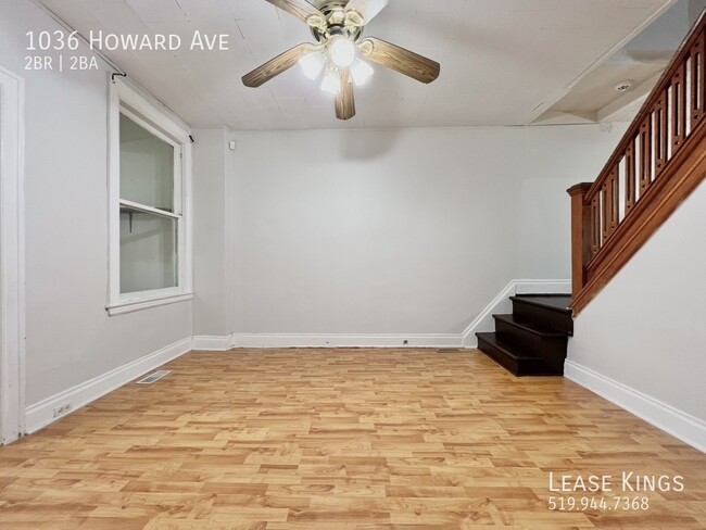 Building Photo - Spacious 2 Bed + Den 1.5 Bath Townhouse St...