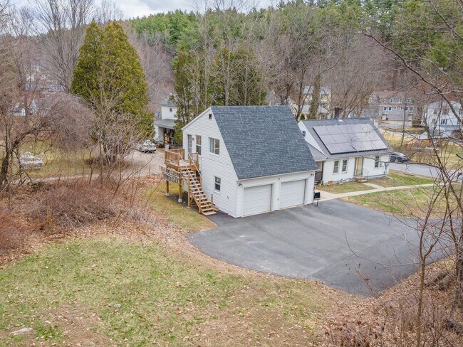 Foto del edificio - 212 Gilsum St