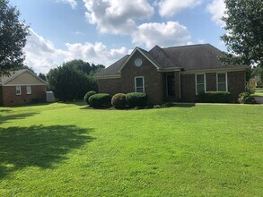 Building Photo - 2511 Hopewood Ln