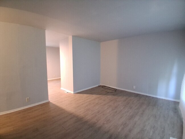 Foto del edificio - 804 Knollcrest Dr