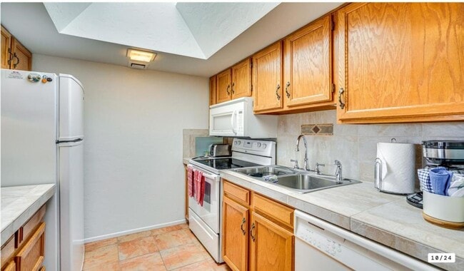 Building Photo - 2485 South Calle del Dante