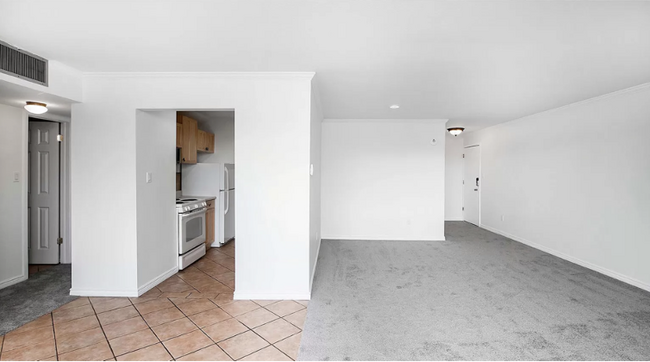 Building Photo - 2227 Canyon Blvd