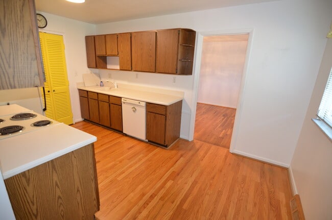 Building Photo - 836 Waycross Rd