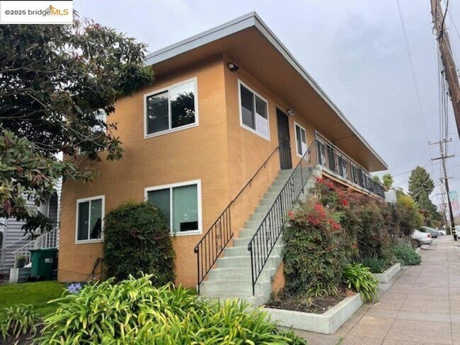 Foto del edificio - 3811 Opal St