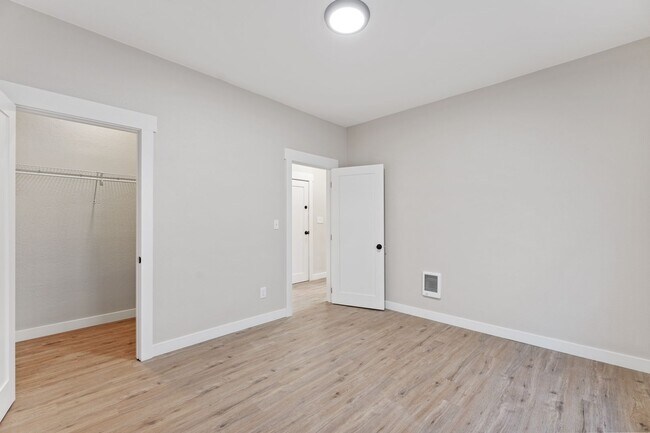 Building Photo - 100 N Killingsworth St