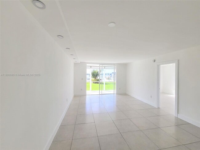 Building Photo - 3010 Marcos Dr