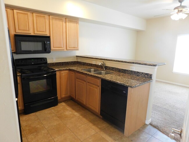 Building Photo - Modern & Spacious 2-Bed, 2.5-Bath Townhome...