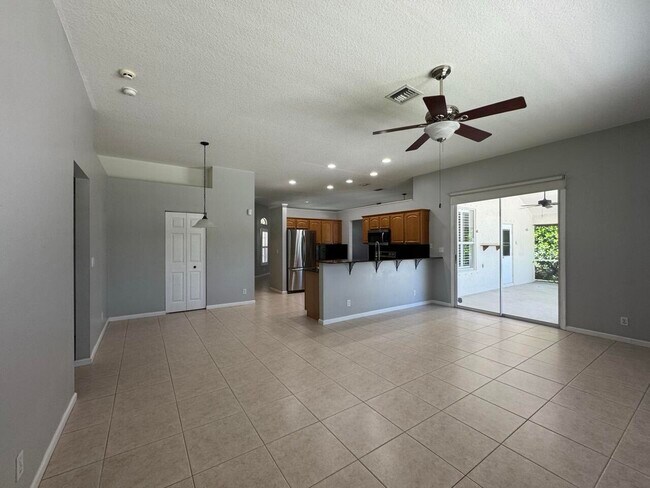 Foto del edificio - 148 Fernwood Crescent