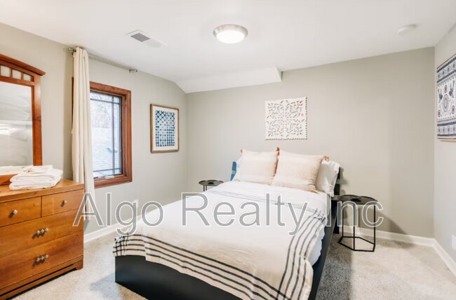 Foto del edificio - 4239 Minnehaha Ave