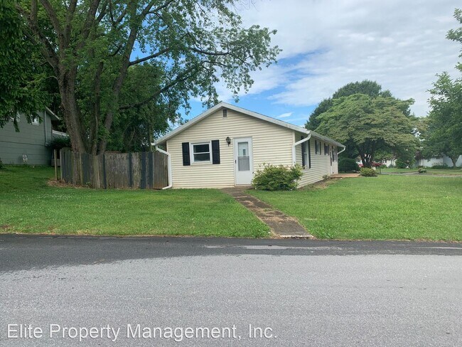Building Photo - 3 br, 1 bath House - 3100 Robin Rd.