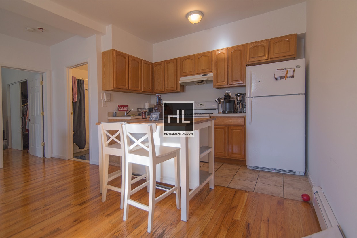 Building Photo - 2227 33rd St