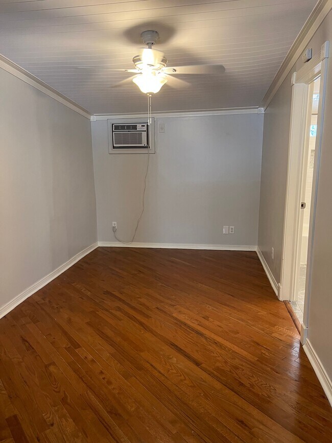 Building Photo - 1306 Carr Ave