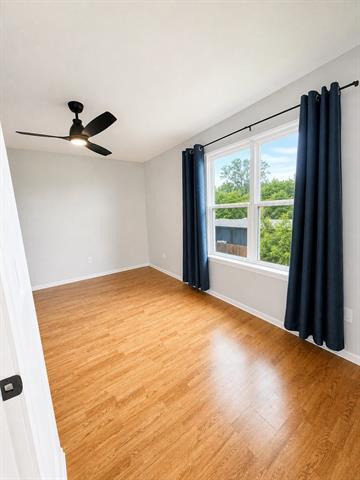 Foto del edificio - 323 Towne House Ln