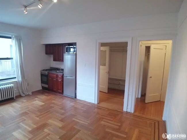 Building Photo - 464 Clinton Avenue
