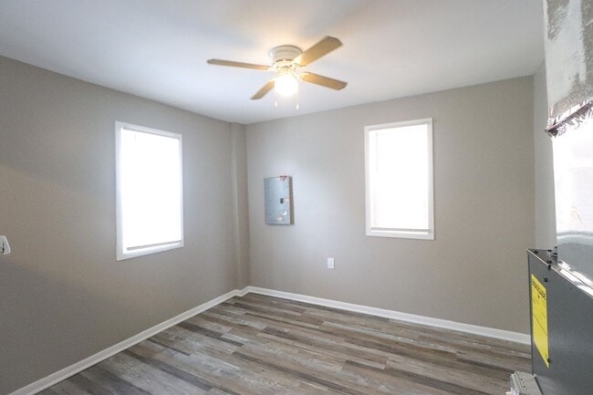 Building Photo - Charming Studio with Modern Updates