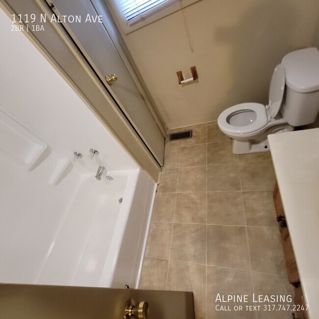 Foto del edificio - West Side 2 Bedroom