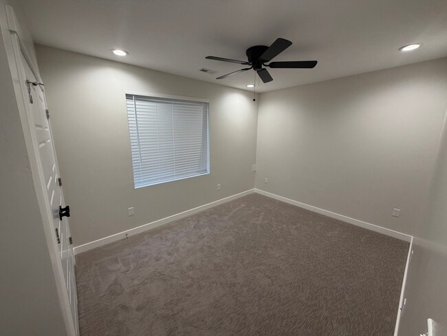 Building Photo - 4384 Lower Meadow Dr