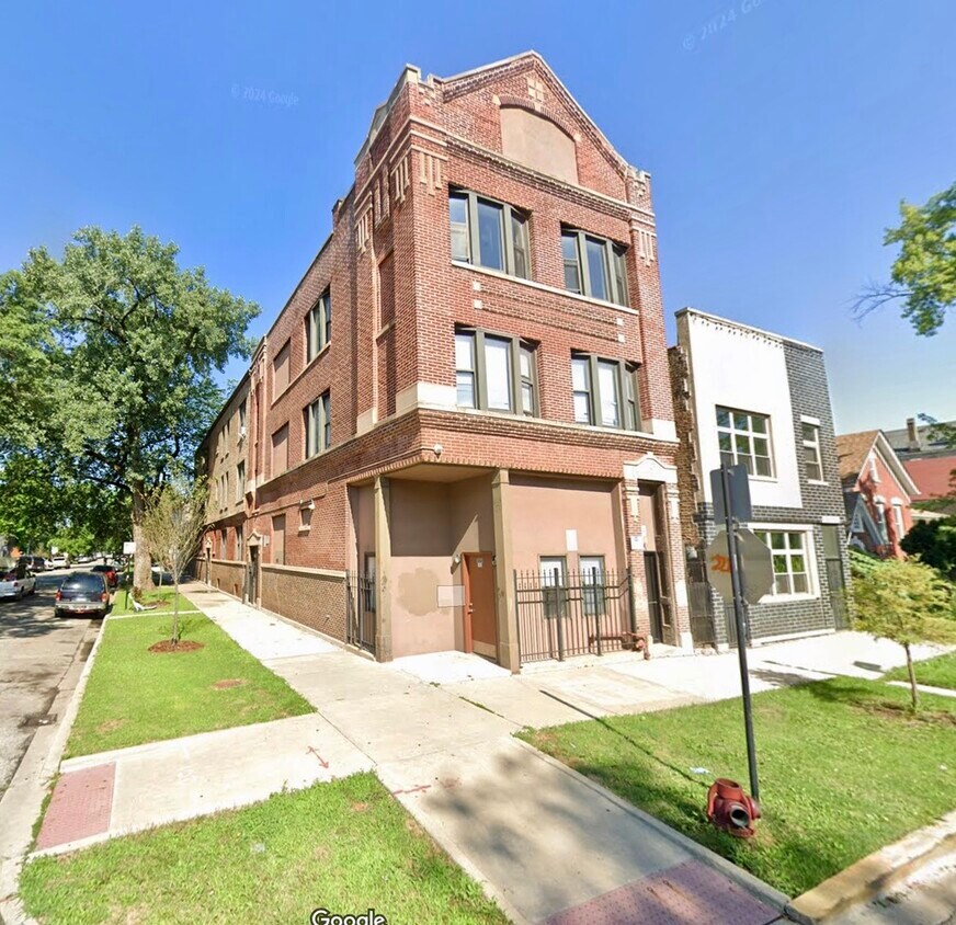 Primary Photo - 3008 W 23rd St