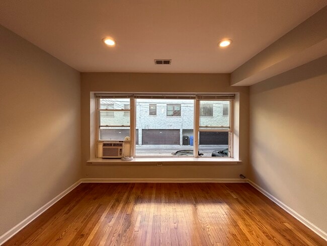 Foto del edificio - 6535 N Mozart St