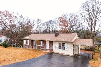 Building Photo - 810 Caldonia St