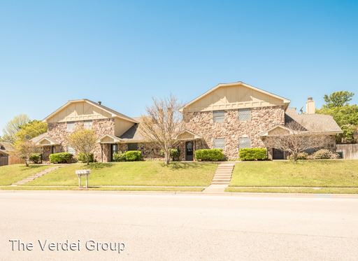 Building Photo - 2721 Hurstview Dr