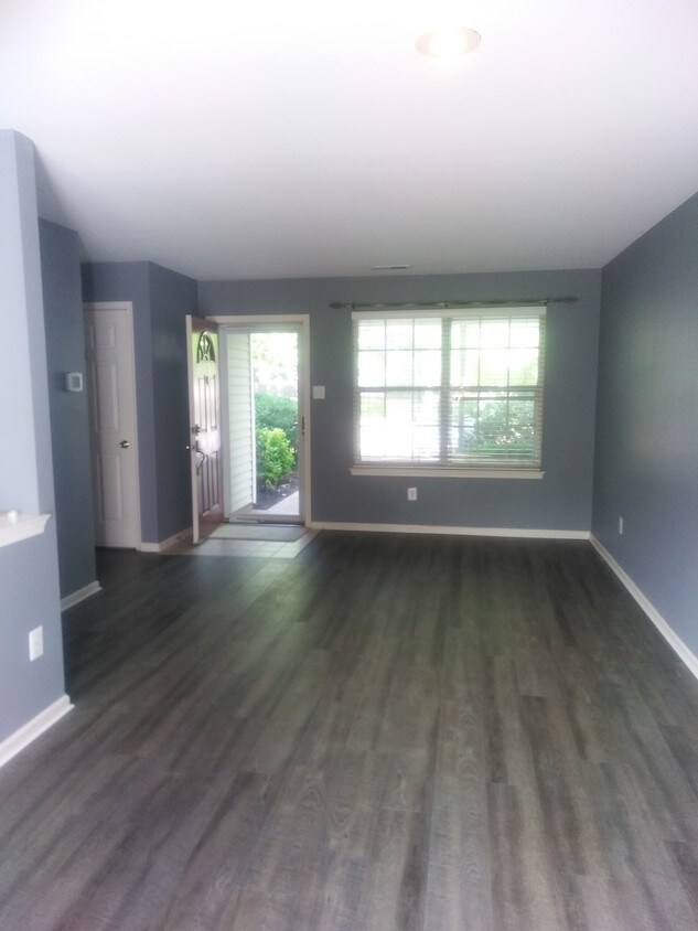 3 Everett Dr, Newtown, PA 18940 Townhome Rentals in Newtown PA