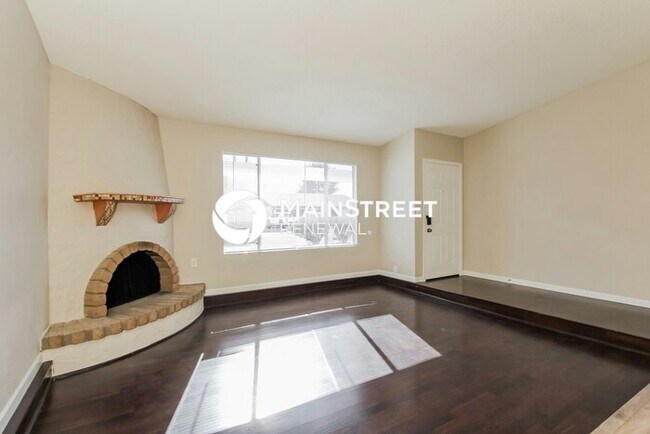 Foto del edificio - 3 Bedroom Pet-Friendly Home in Phoenix, AZ with Main Street Renewal