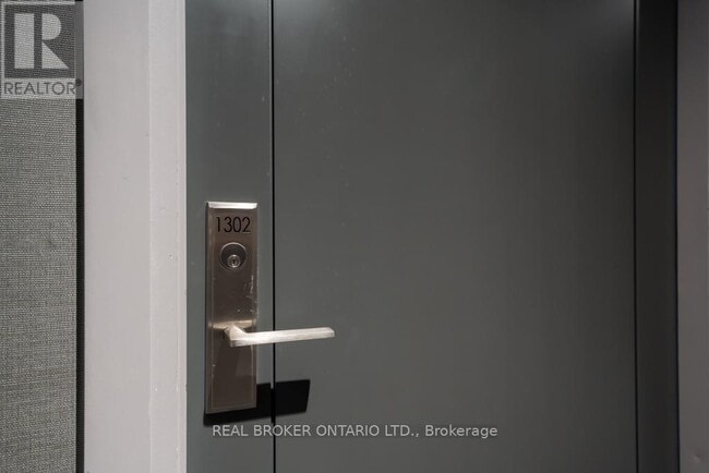 Photo du bâtiment - 33 Frederick Todd Wy