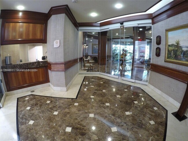 Foto del edificio - 20185 E Country Club Dr