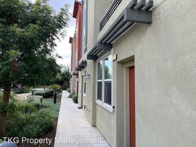 Foto del edificio - 3 br, 3.5 bath House - 184 N Orange Ave