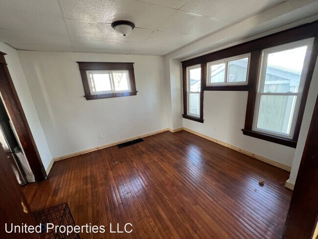 Foto del edificio - 3 br, 1.5 bath House - 618 8th St NW