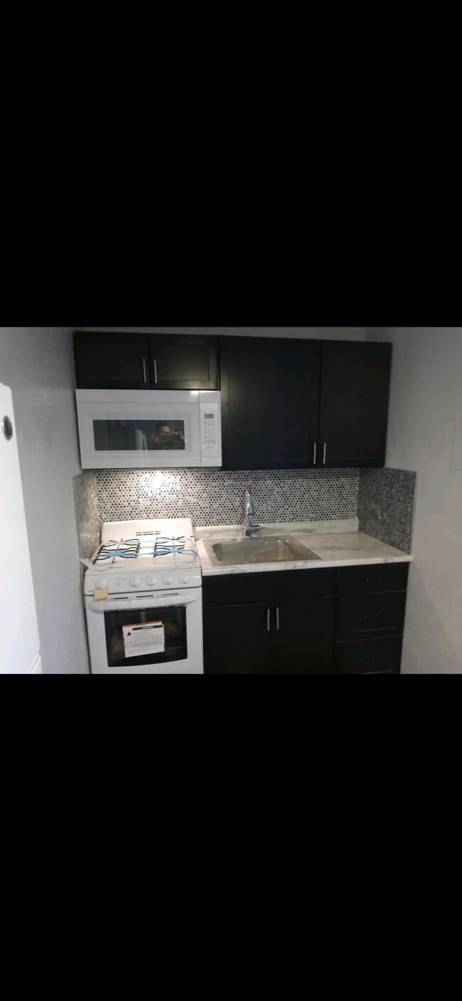 Foto del edificio - 6118 W 63rd St