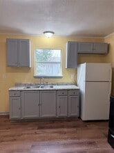 Building Photo - 212 S Main St