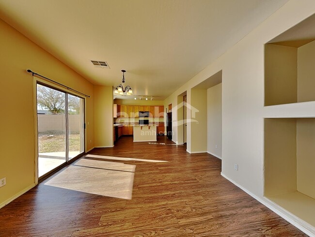 Building Photo - 2063 S Starling Dr