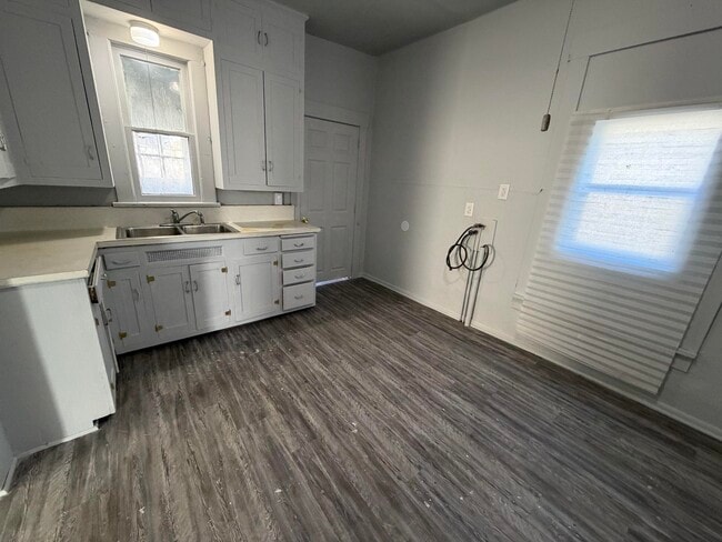 Foto del edificio - 1128 Chandler-